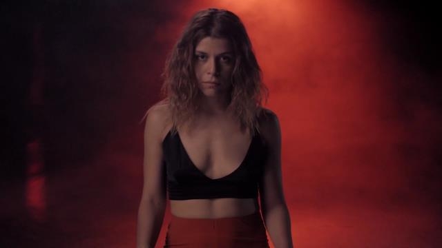 მე ვარ ანა. გოგონა, რომელმაც მემორიალზე იცეკვა" - Palitra TV-Radio