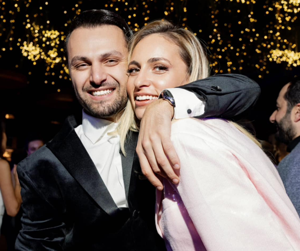 "დიდი ბედნიერებაა, როცა მეუღლე ასე გიდგას გვერდში" - მომღერალ დათუნა მგელაძის ოჯახური ბედნიერება და ...