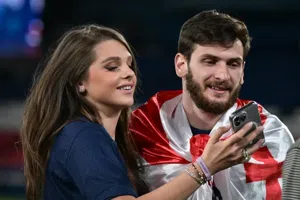 “ვინ არის ხვიჩა კვარაცხელიას მეუღლე?" - რას წერს უცხოური გამოცემა ნიცა თავაძეზე