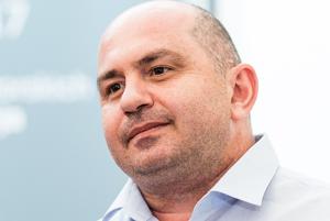 "მესამე გაკვეთილზე გაიგო, რომ მე დედ-მამა არ მყავს... მეუბნება: "ბიჭო, ჩვენა ხო ვართ მეგობრები? ჰოდა...