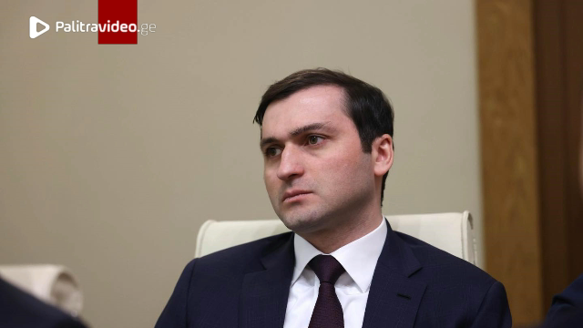 თორნიკე რიჟვაძე, რომელსაც გულმკერდის არეში ცეცხლნასროლი ჭრილობა აღენიშნება, საგარეჯოს "ჯეოჰოსპიტალსი...