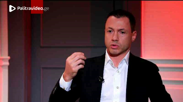 "საკანში იყო სისხლის გუბე... მირტყამდა მუშტებით,  თავზე გადამაფშვნა შუშის ჩაის ჭიქა, რამდენჯერმე კედ...